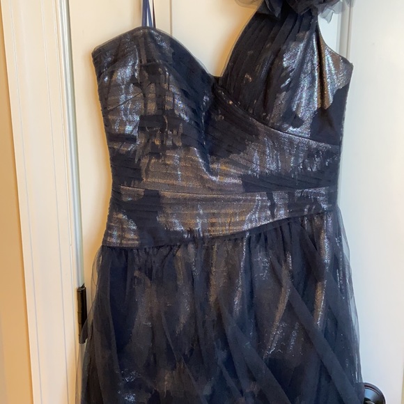 Stunning EUC size 4 BCBGMaxazria one shoulder dress - Picture 3 of 9